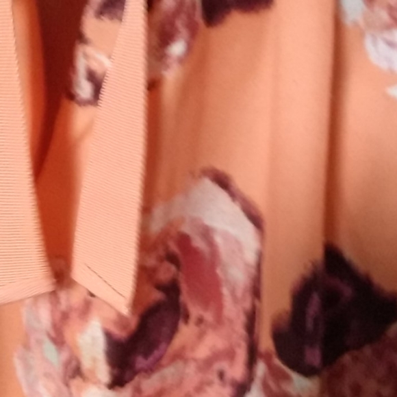 Blouse - Picture 2 of 4